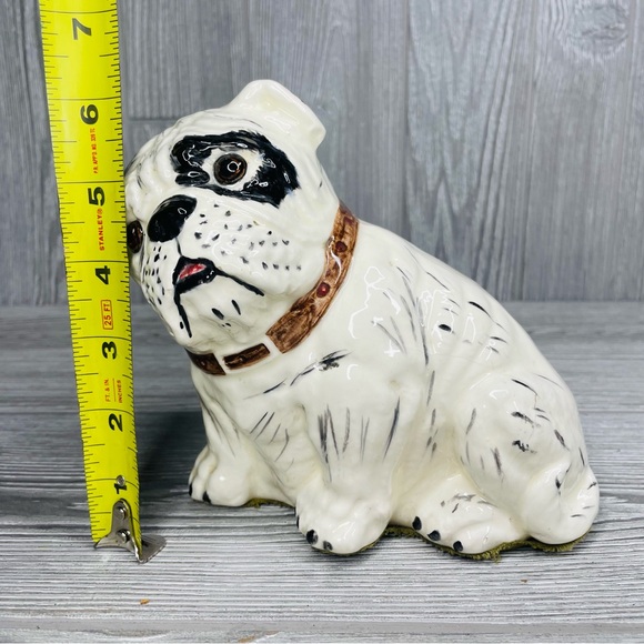 Bull dog ceramic figurine statue that’s judging you perfect bathroom decoration - Picture 13 of 14